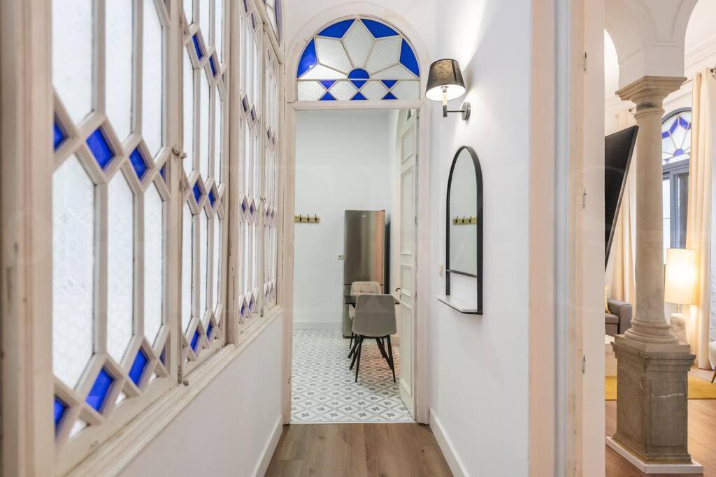 Historic Gem With Modern Comfort By Rems Apartamento Málaga
