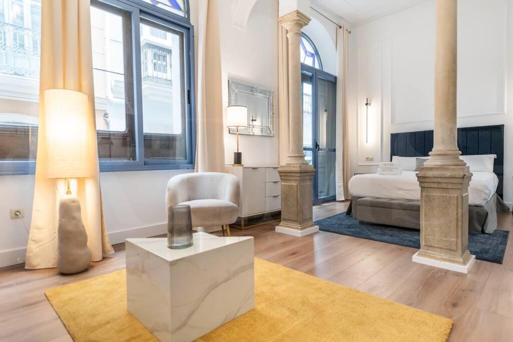 Historic Gem With Modern Comfort By Rems Apartamento Málaga